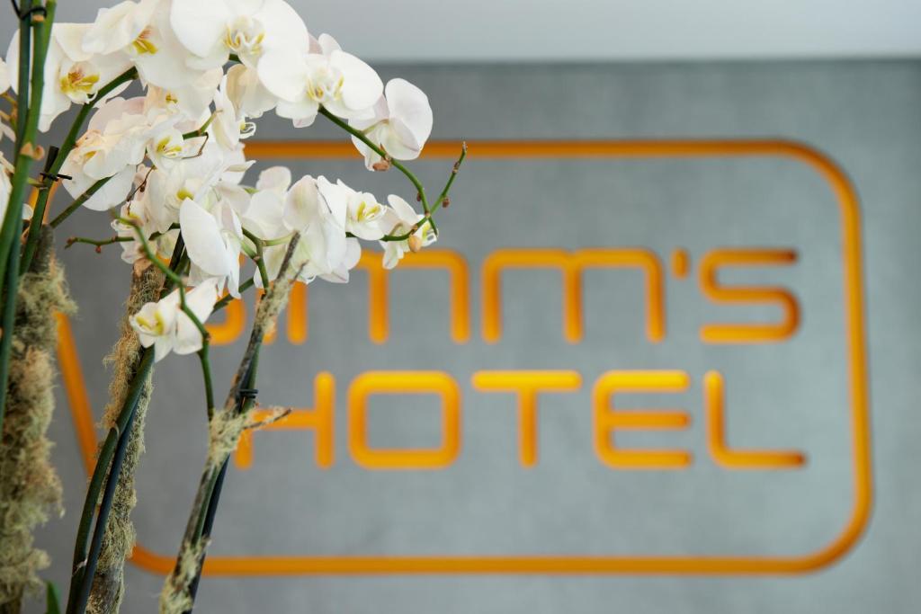 Simm'S Hotel - Cityhotel Next To Metro U3 Vienna Exterior photo